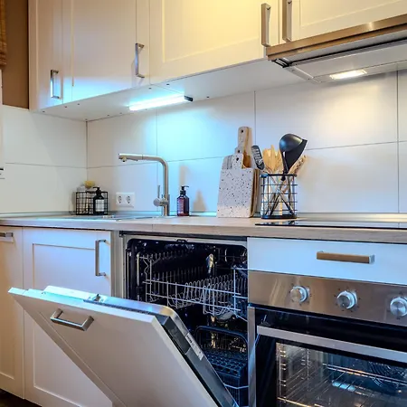Stylische Gartenwohnung Mitten In Apartman