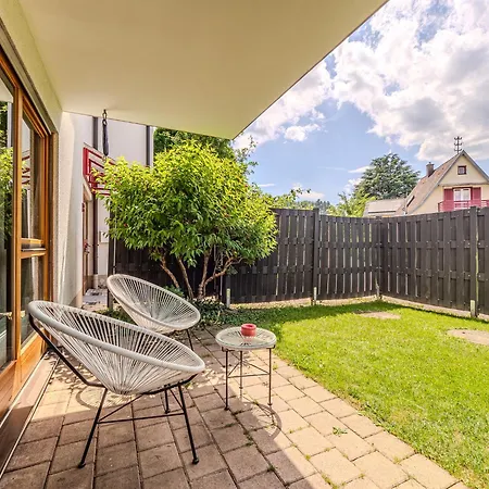 Apartment Stylische Gartenwohnung Mitten In *